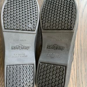 SafeTstep comfort clog nurse shoes